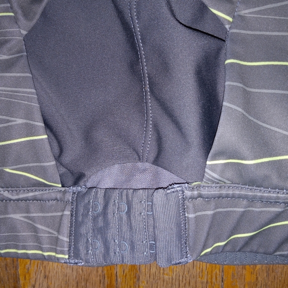 Xersion Women's Medium Support Sports Bra Size 2X - Picture 5 of 5